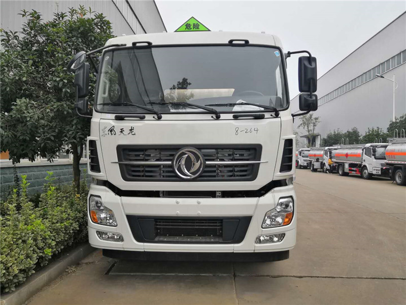 東風(fēng)天龍前四后八30方鋁合金運油車圖片2